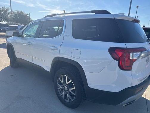 2022 GMC Acadia SLT
