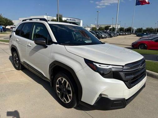 Crystal White Pearl 2025 Subaru Forester Premium