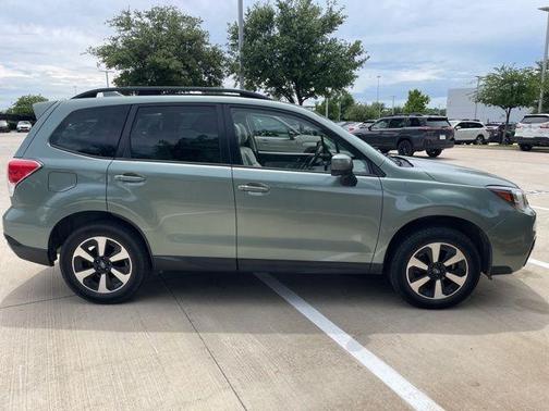 Jasmine Green Metallic 2018 Subaru Forester 2.5i Premium