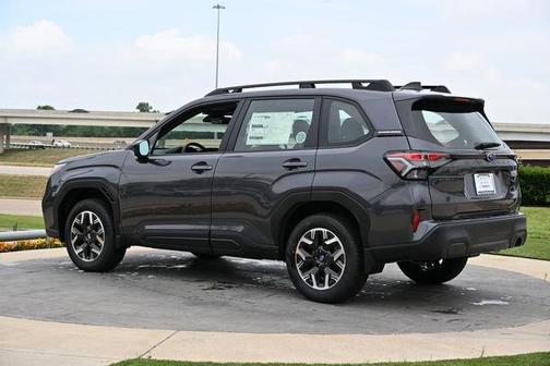 Magnetite Gray Metallic 2026 Subaru Forester