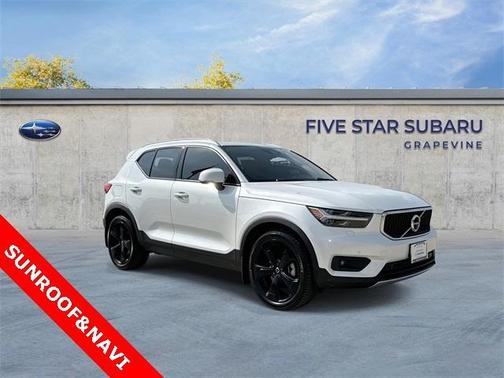 2021 Volvo XC40 T5 Momentum
