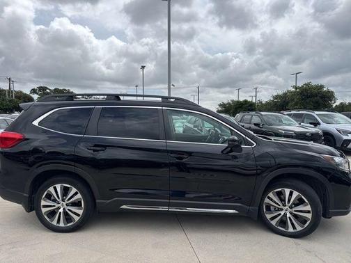 Crystal Black Silica 2022 Subaru Ascent Limited 7-Passenger