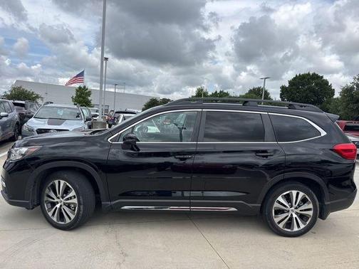 Crystal Black Silica 2022 Subaru Ascent Limited 7-Passenger