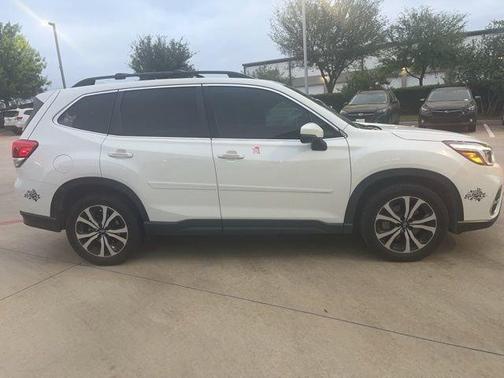 Crystal White Pearl 2020 Subaru Forester Limited