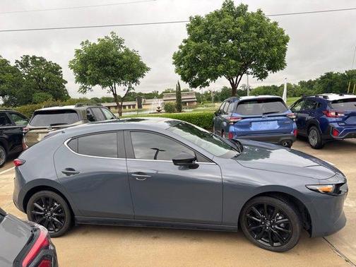 2022 Mazda Mazda3 Carbon Edition
