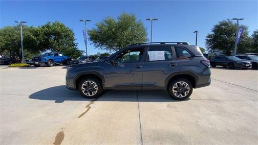 2025 Subaru Forester Base