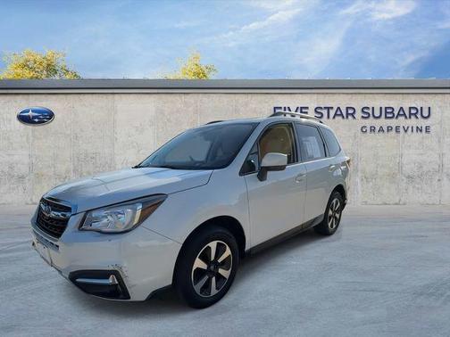 Crystal White Pearl 2017 Subaru Forester 2.5i Premium