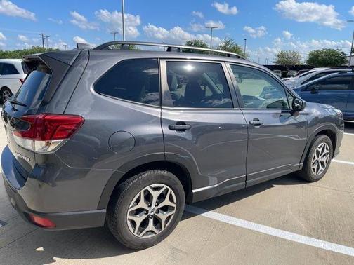 Magnetite Gray Metallic 2023 Subaru Forester Premium