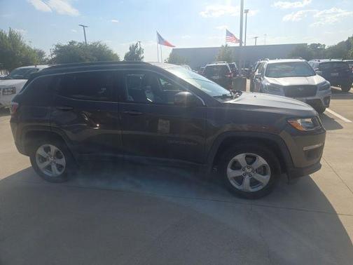 Granite Crystal Clearcoat Metallic 2018 Jeep Compass Latitude
