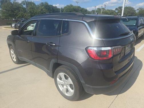 Granite Crystal Clearcoat Metallic 2018 Jeep Compass Latitude