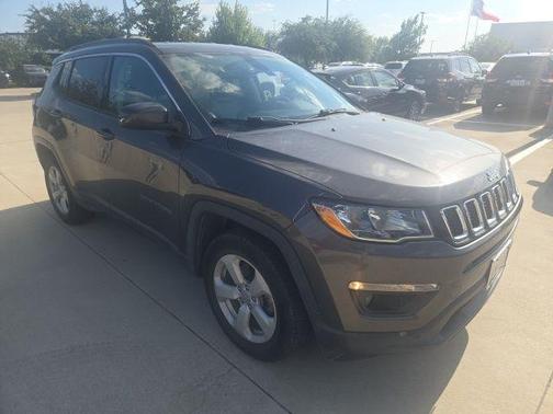 Granite Crystal Clearcoat Metallic 2018 Jeep Compass Latitude
