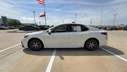 White 2022 Toyota Camry SE
