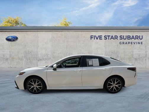 White 2022 Toyota Camry SE