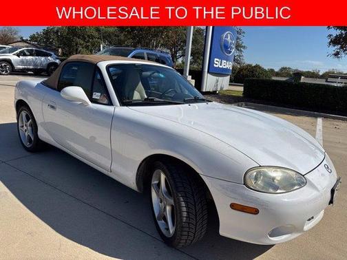 White 2003 Mazda MX-5 Miata