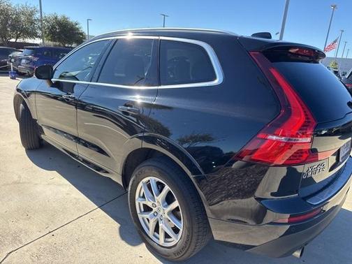 2021 Volvo XC60 T5 Momentum