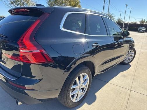 2021 Volvo XC60 T5 Momentum