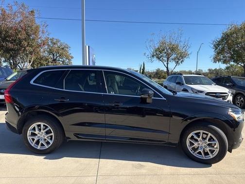 2021 Volvo XC60 T5 Momentum