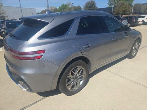 2025 Genesis GV70 2.5T