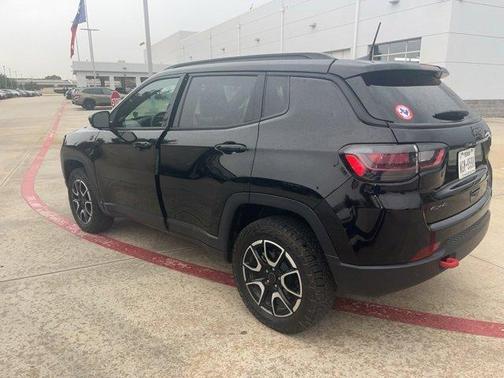 2025 Jeep Compass Trailhawk