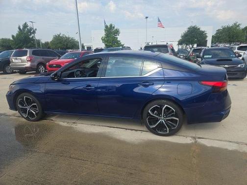 Deep Blue Pearl 2024 Nissan Altima 2.5 SR