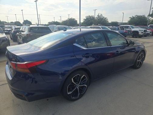 Deep Blue Pearl 2024 Nissan Altima 2.5 SR