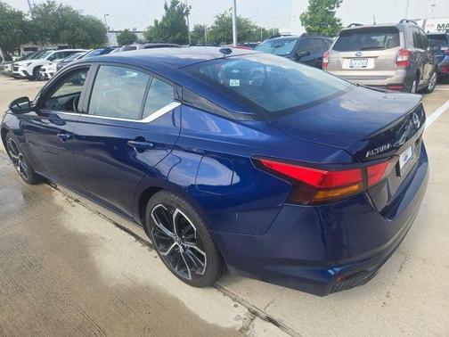 Deep Blue Pearl 2024 Nissan Altima 2.5 SR