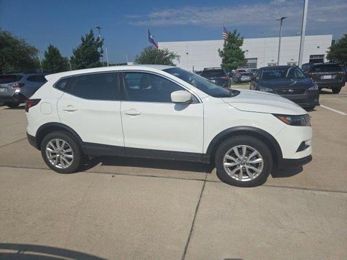 2022 Nissan Rogue Sport S