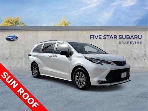 2022 Toyota Sienna XLE