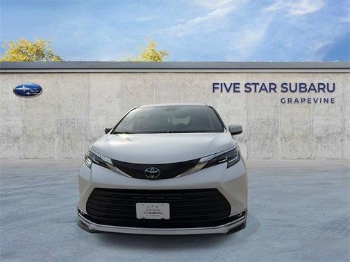 2022 Toyota Sienna XLE