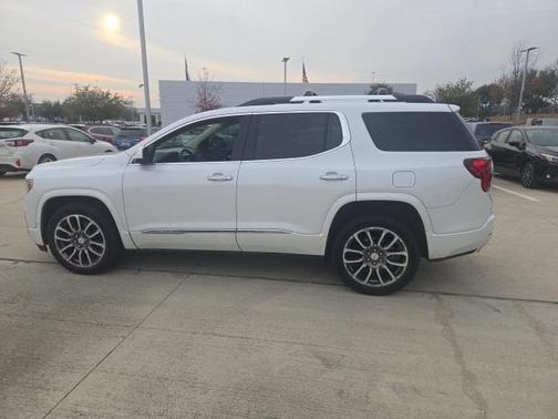 2020 GMC Acadia Denali