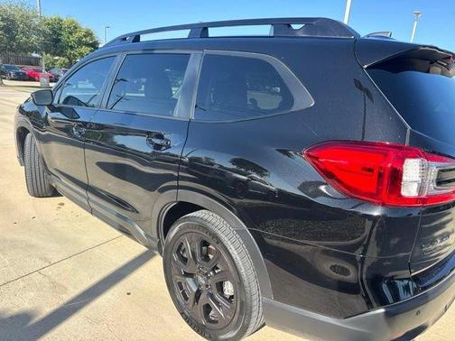 Crystal Black Silica 2023 Subaru Ascent Onyx Edition
