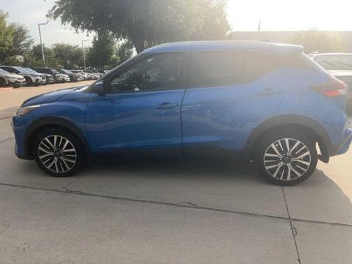 Electric Blue Metallic 2022 Nissan Kicks SV