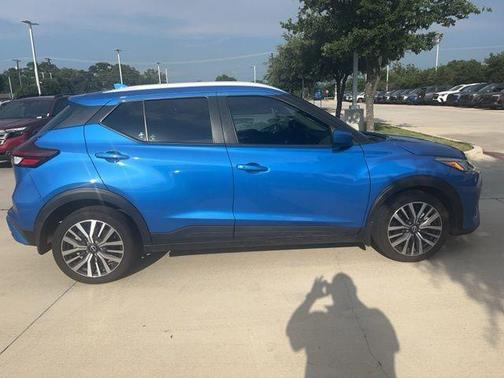 Electric Blue Metallic 2022 Nissan Kicks SV