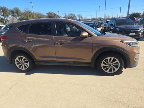 2016 Hyundai TUCSON SE