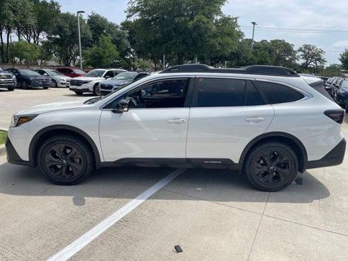 Crystal White Pearl 2021 Subaru Outback Onyx Edition XT