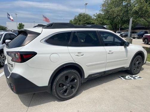 Crystal White Pearl 2021 Subaru Outback Onyx Edition XT
