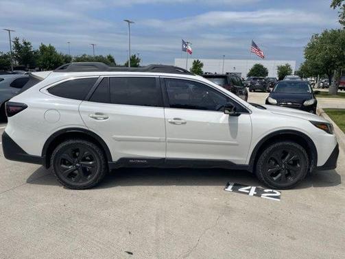 Crystal White Pearl 2021 Subaru Outback Onyx Edition XT