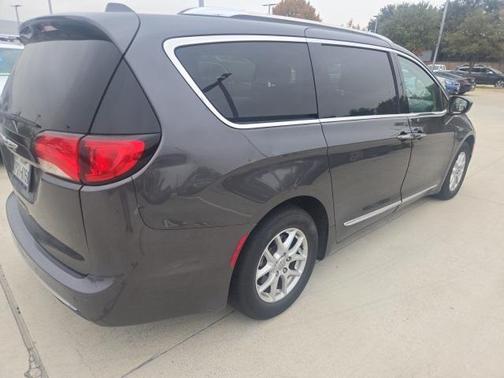 2020 Chrysler Pacifica Touring-L