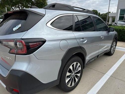Ice Silver Metallic 2023 Subaru Outback Limited