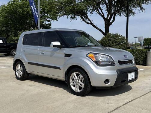 2010 Kia Soul +
