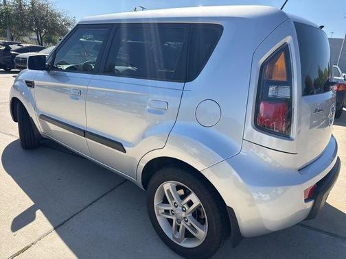 2010 Kia Soul +