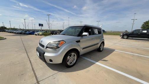2010 Kia Soul +
