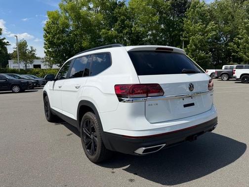Pure White 2023 Volkswagen Atlas 3.6 SE w/ Technology
