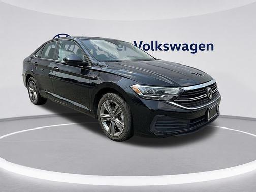 Deep Black Pearl Effect 2024 Volkswagen Jetta 1.5T SE