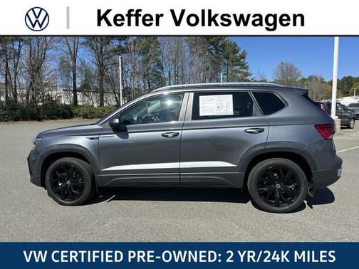Platinum Gray Metallic 2022 Volkswagen Taos 1.5T SEL