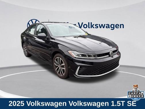 Deep Black Pearl Effect 2025 Volkswagen Jetta 1.5T SE