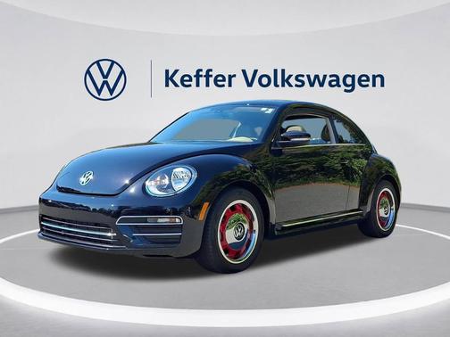 Deep Black Pearl Effect 2018 Volkswagen Beetle 2.0T SE