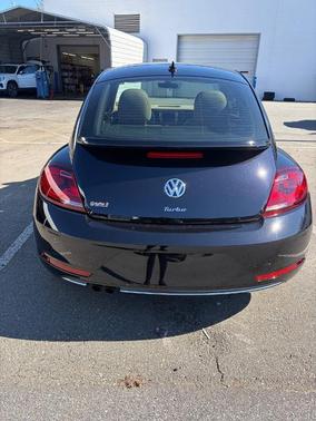 Deep Black Pearl Effect 2018 Volkswagen Beetle 2.0T SE
