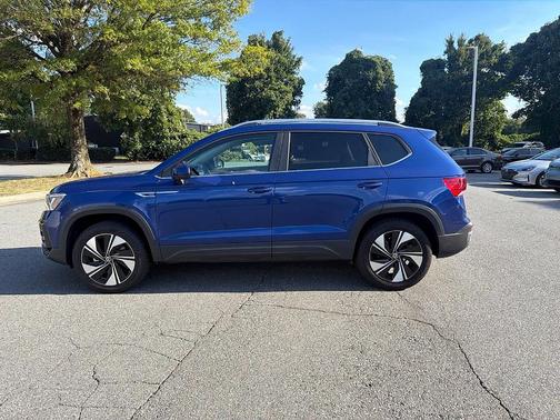 Blue Dusk 2023 Volkswagen Taos 1.5T SE