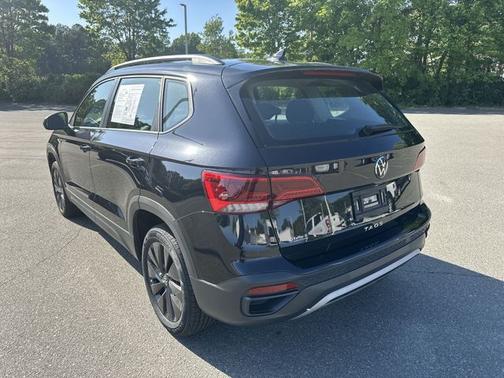 Deep Black Pearl Effect 2023 Volkswagen Taos 1.5T S